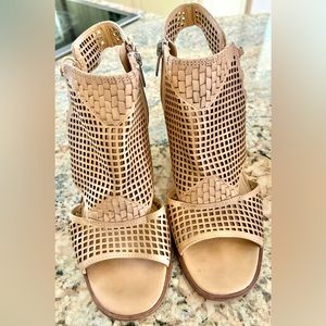 Vince Camuto Kampbell Sandals, size: 9